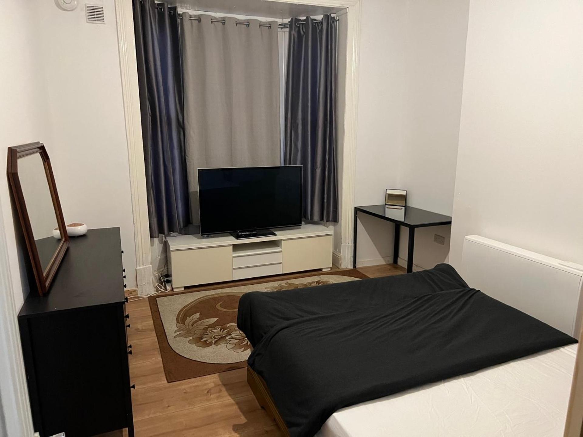 Проживание в семье New Flat, Own Bathroom, Sitting & Large Bedroom - Walsall